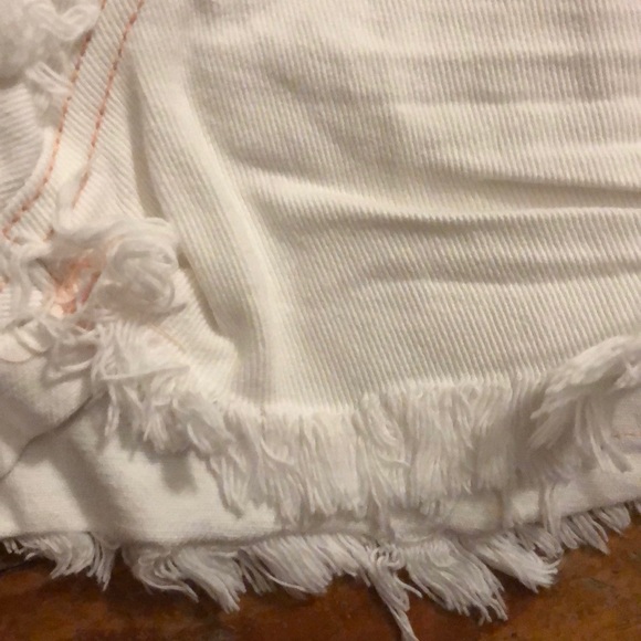 HOST PICK๐๐NWT frayed cutoff shorts pink ombrรฉ - Picture 6 of 6